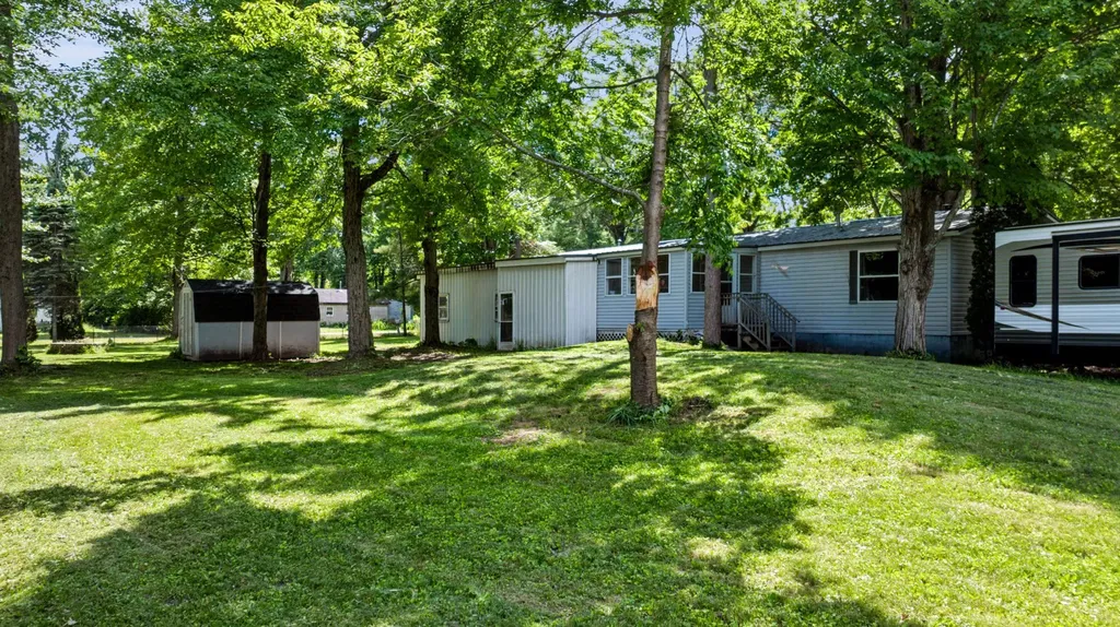 1632 Birch Drive Garfield Township MI 48632