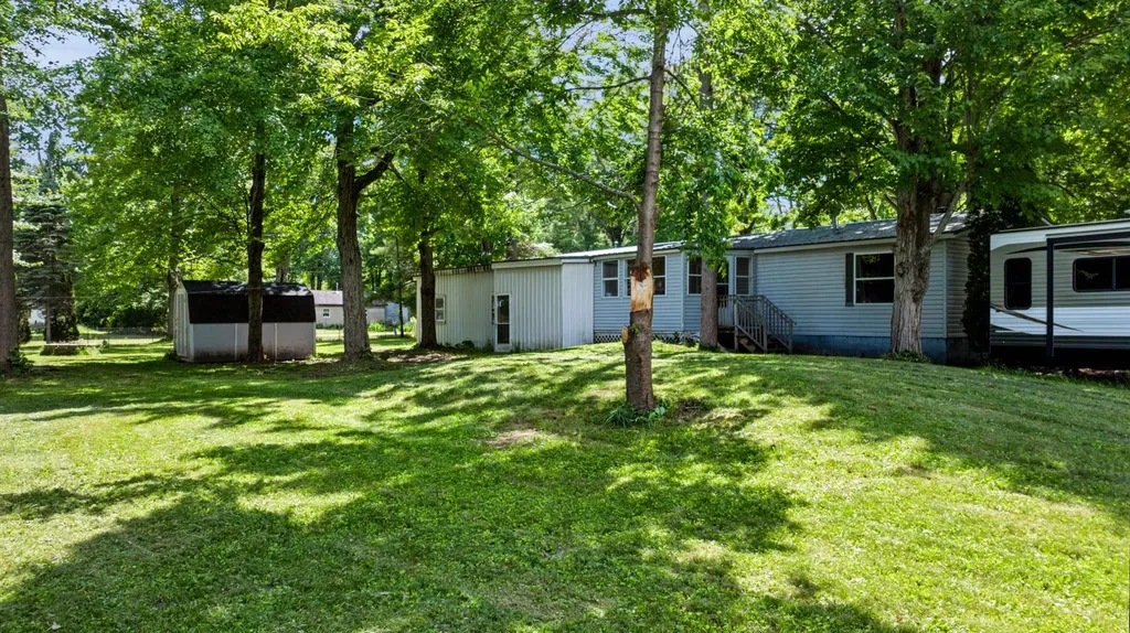 1632 Birch Drive Garfield Township MI 48632
