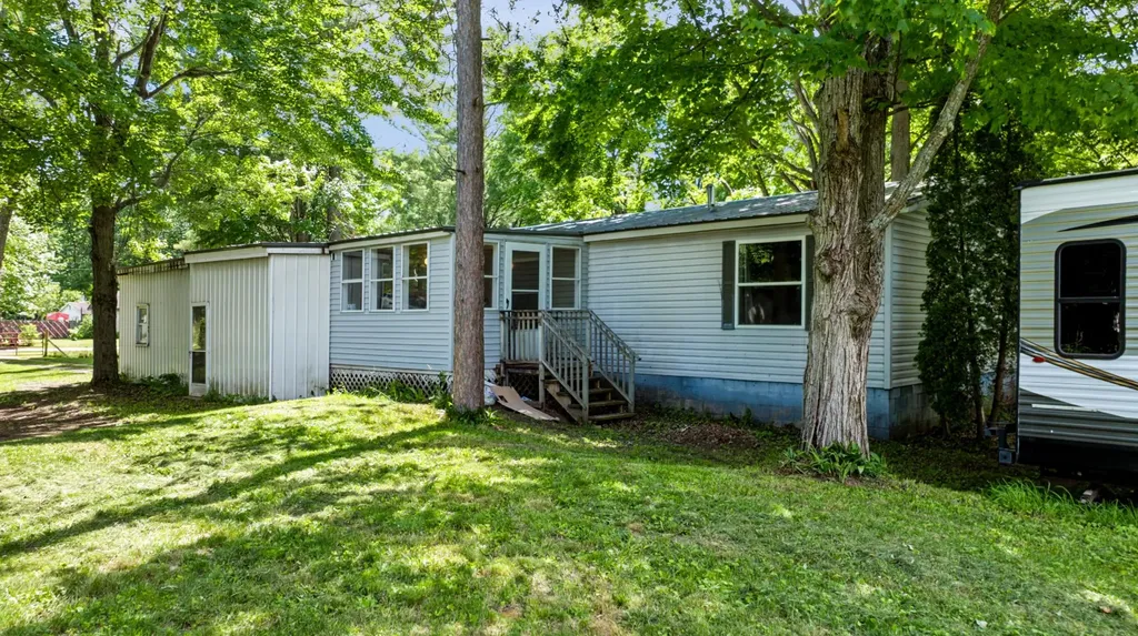 1632 Birch Drive Garfield Township MI 48632