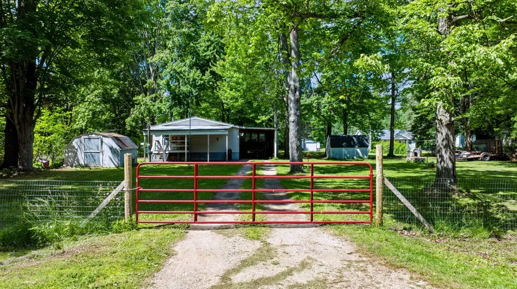 1632 Birch Drive Garfield Township MI 48632