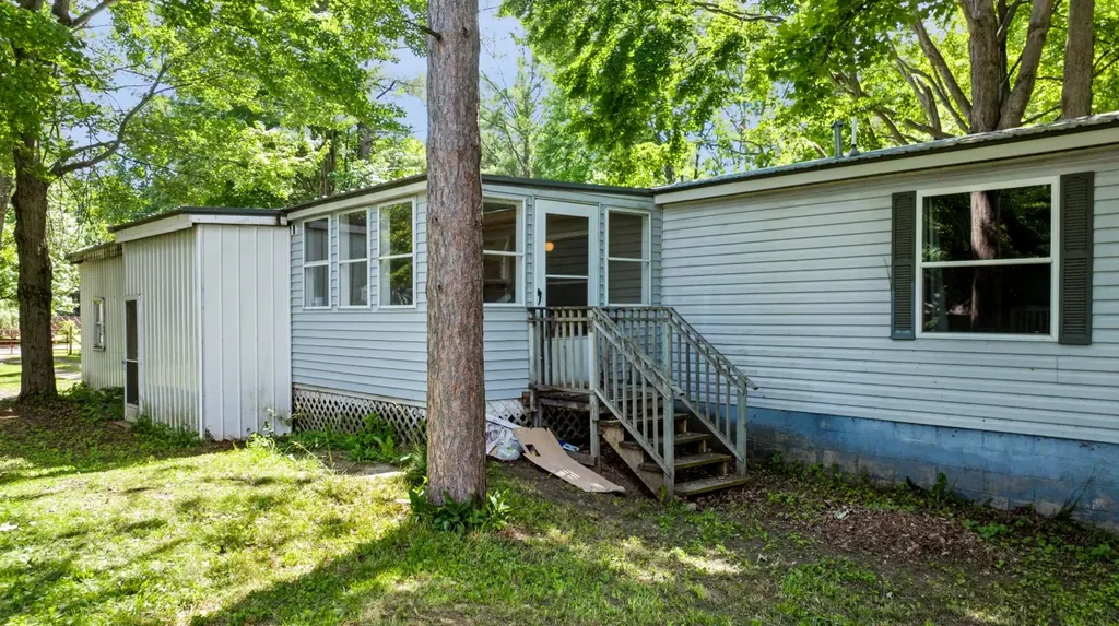 1632 Birch Drive Garfield Township MI 48632