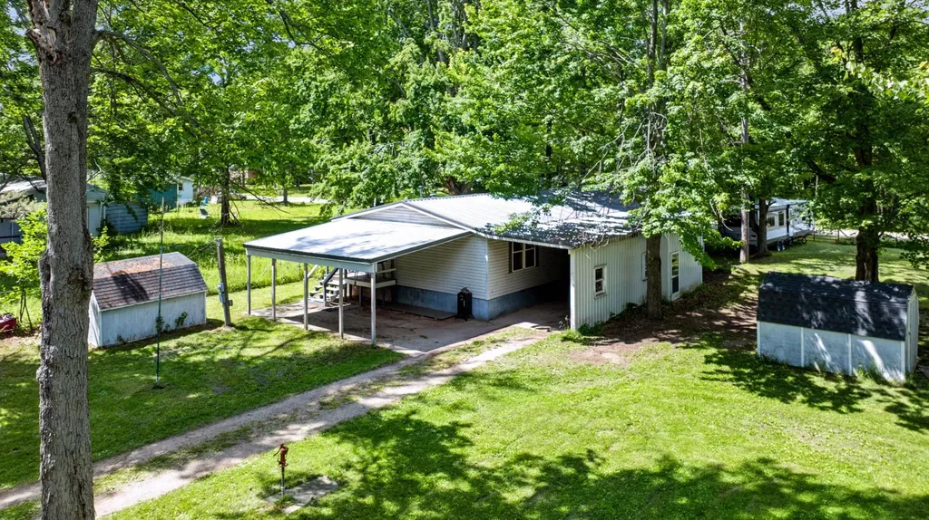 1632 Birch Drive Garfield Township MI 48632
