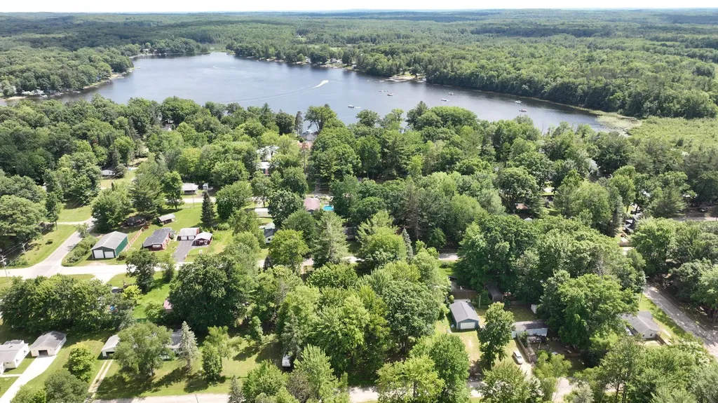 1632 Birch Drive Garfield Township MI 48632
