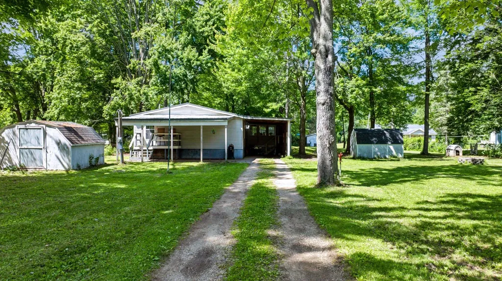 1632 Birch Drive Garfield Township MI 48632