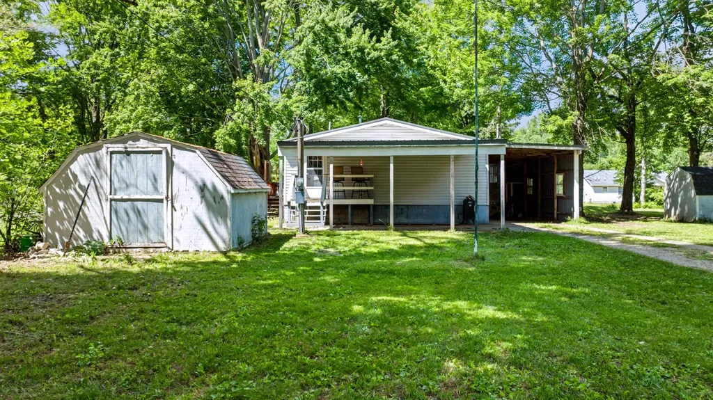 1632 Birch Drive Garfield Township MI 48632
