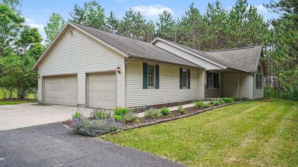 2107 W Kelly Drive Deerfield Township MI 48858