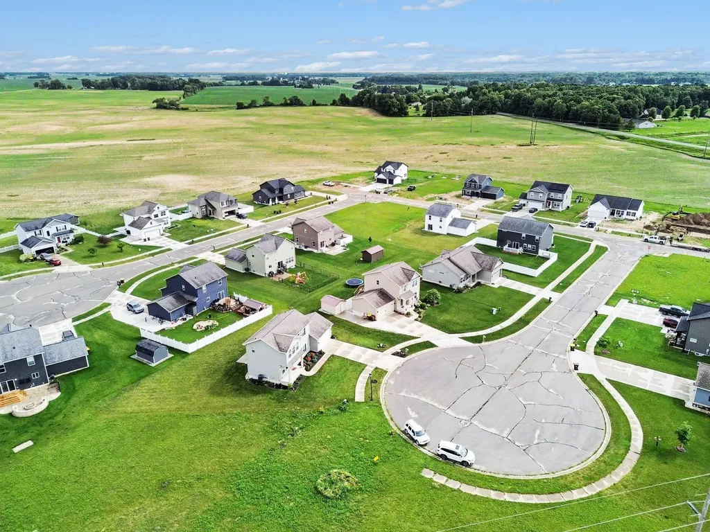 173 Crystal Court Alma City MI 48801