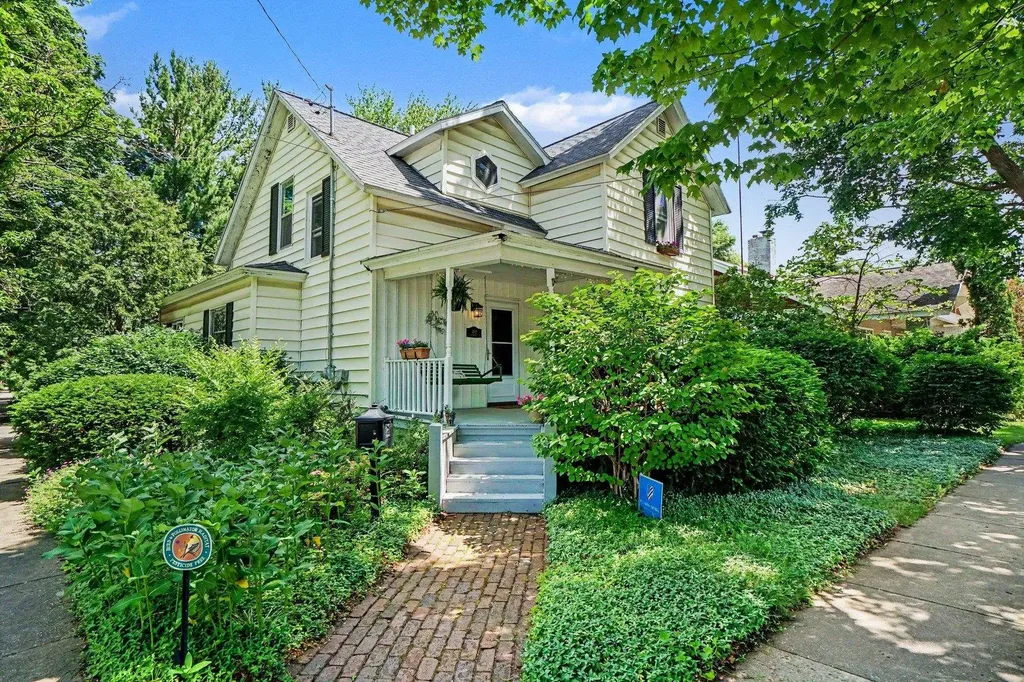 402 N Franklin Street Mt. Pleasant City MI 48858