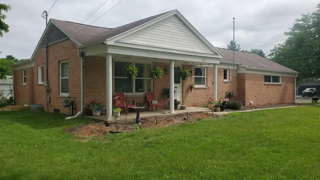 1521 E Broadway Street Mt. Pleasant City MI 48858