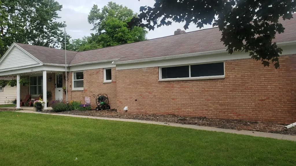 1521 E Broadway Street Mt. Pleasant City MI 48858
