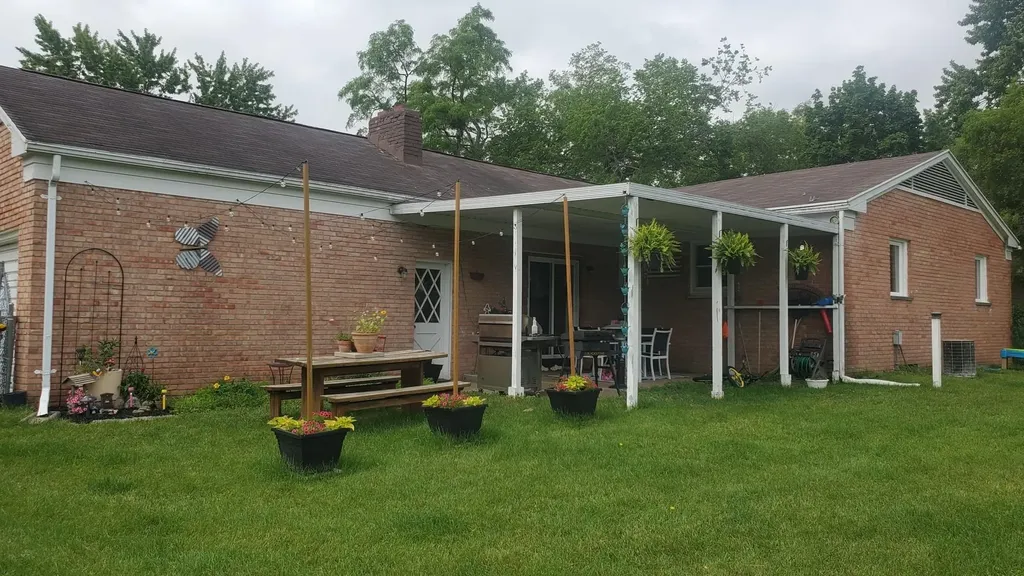 1521 E Broadway Street Mt. Pleasant City MI 48858