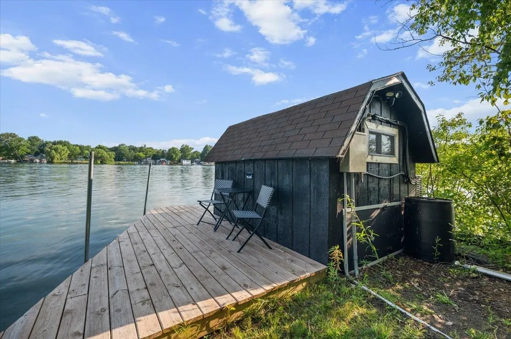 2483 Crystal Crystal Township MI 48818