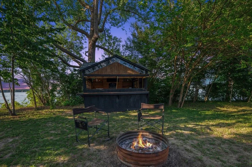 2483 Crystal Crystal Township MI 48818