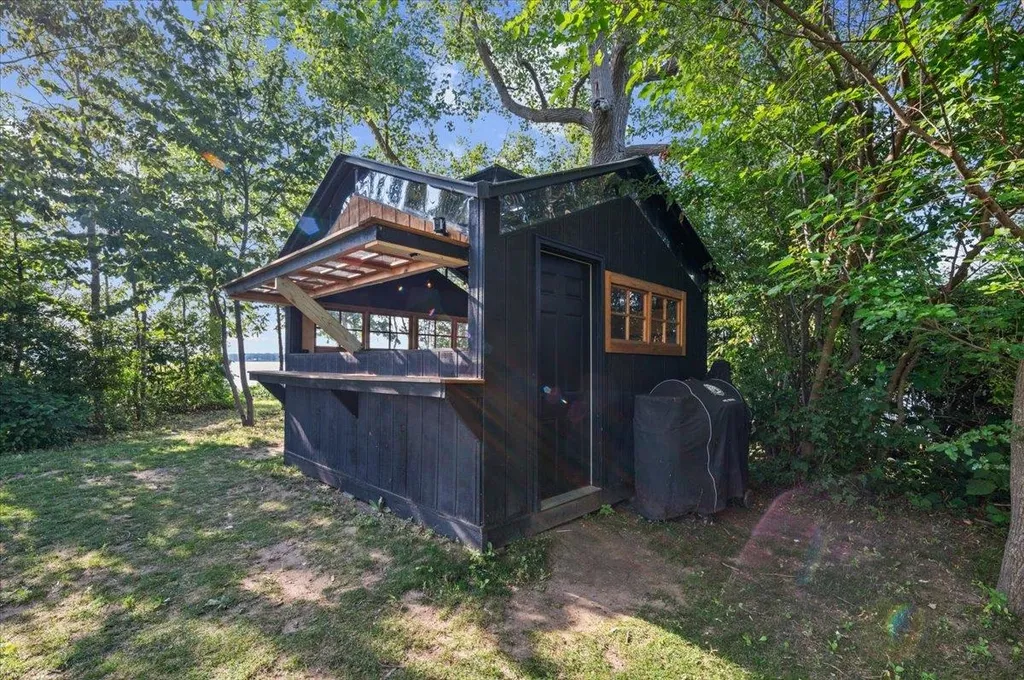2483 Crystal Crystal Township MI 48818