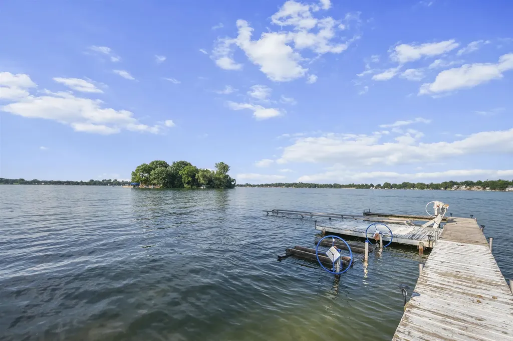 2483 Crystal Crystal Township MI 48818