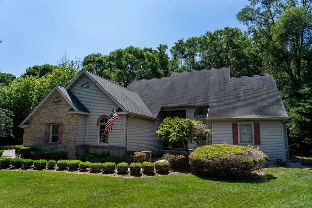 3106 Hunters Trail Union Charter Township MI 48858