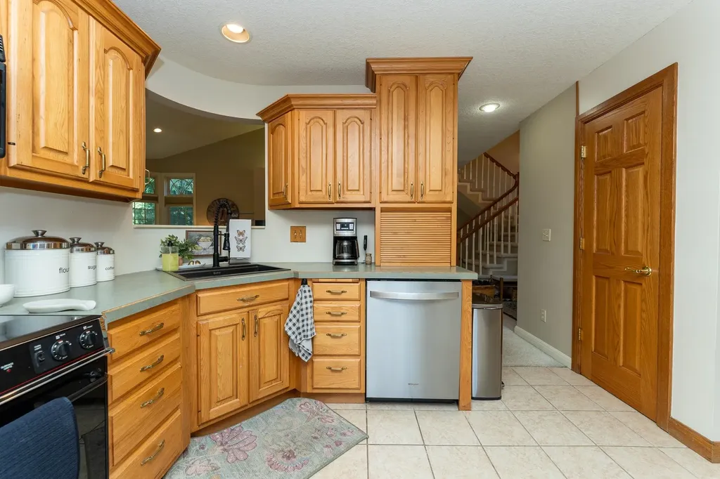 3106 Hunters Trail Union Charter Township MI 48858