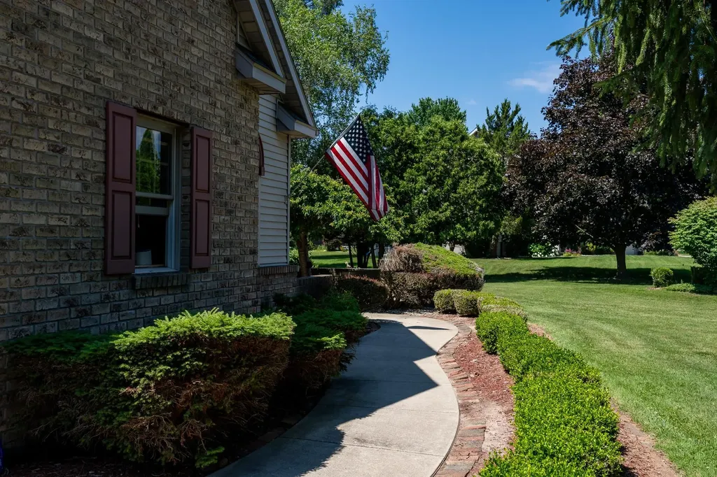 3106 Hunters Trail Union Charter Township MI 48858