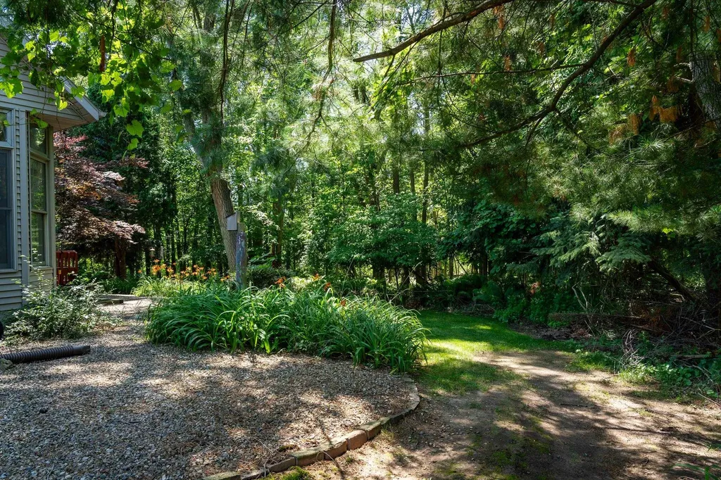 3106 Hunters Trail Union Charter Township MI 48858