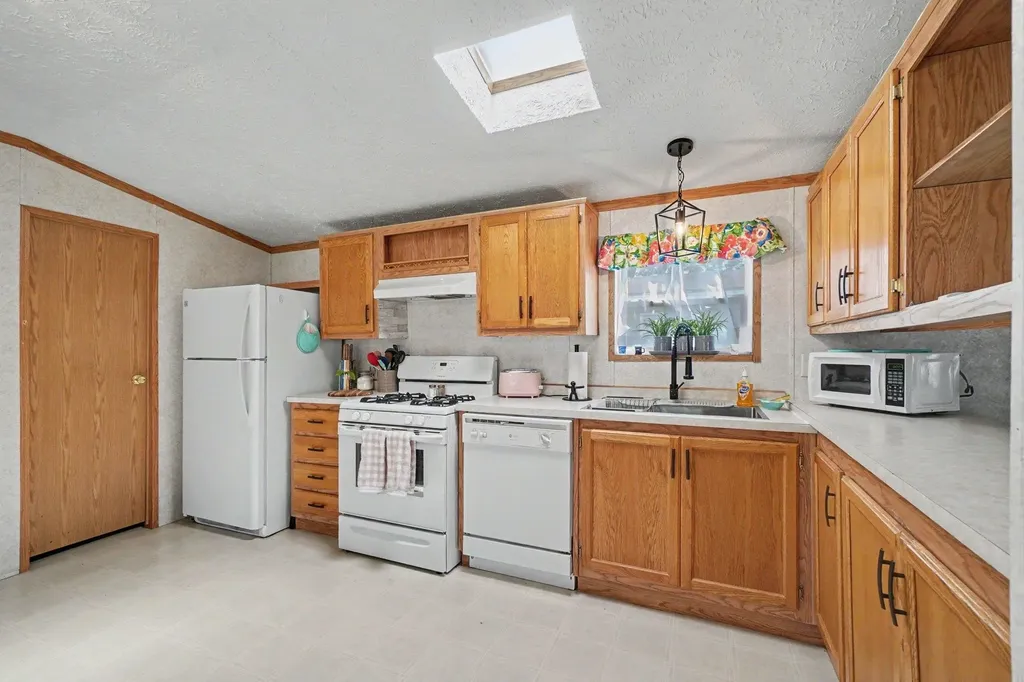 5232 E Broadway Union Charter Township MI 48858