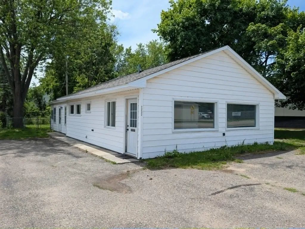 1232 E Superior Street Alma City MI 48801