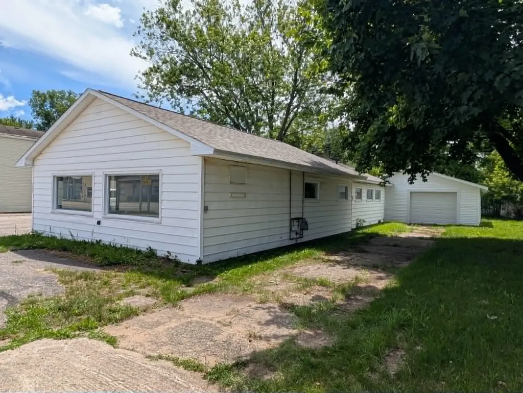 1232 E Superior Street Alma City MI 48801