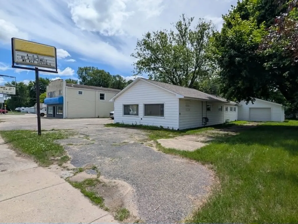1232 E Superior Street Alma City MI 48801