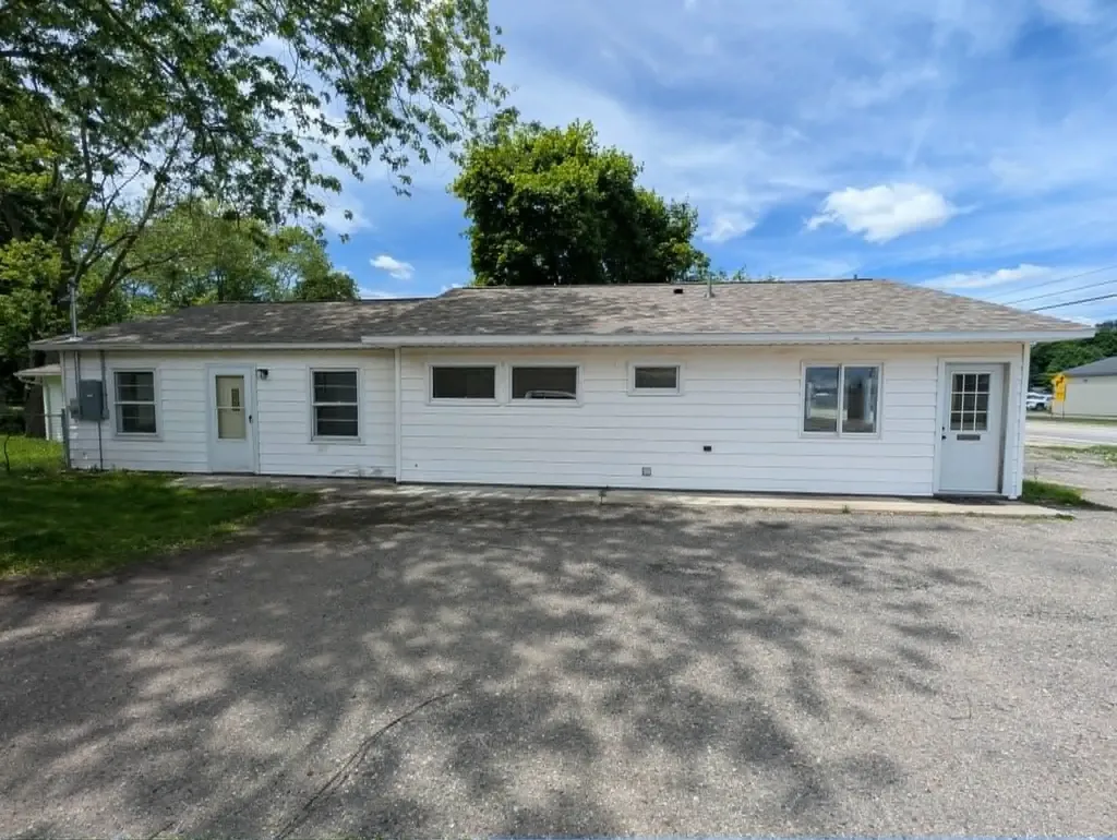 1232 E Superior Street Alma City MI 48801