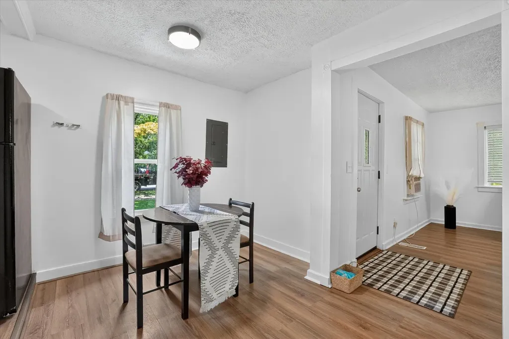 618 S Magnolia Drive Lansing City MI 48912