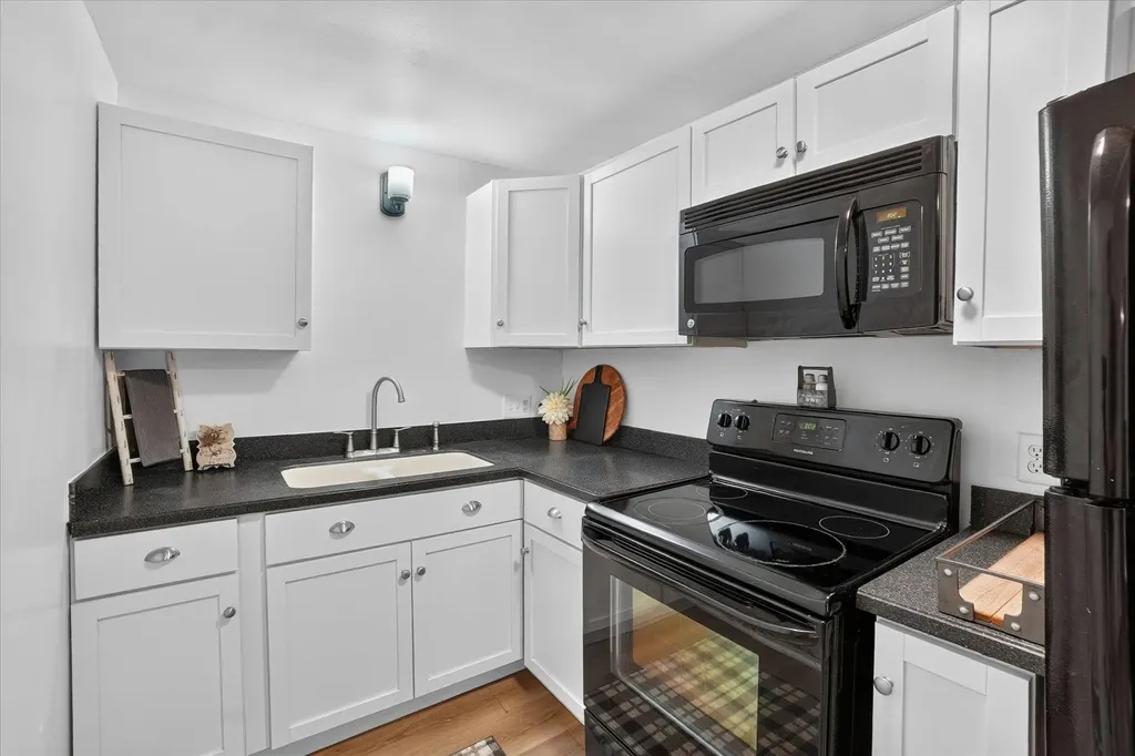 618 S Magnolia Drive Lansing City MI 48912