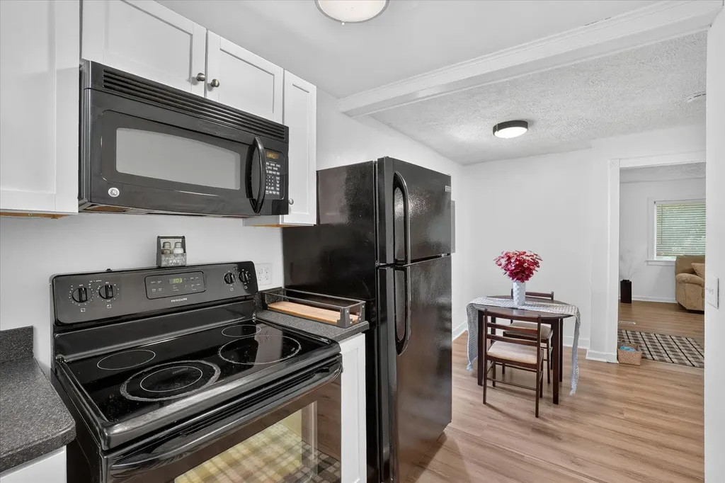 618 S Magnolia Drive Lansing City MI 48912