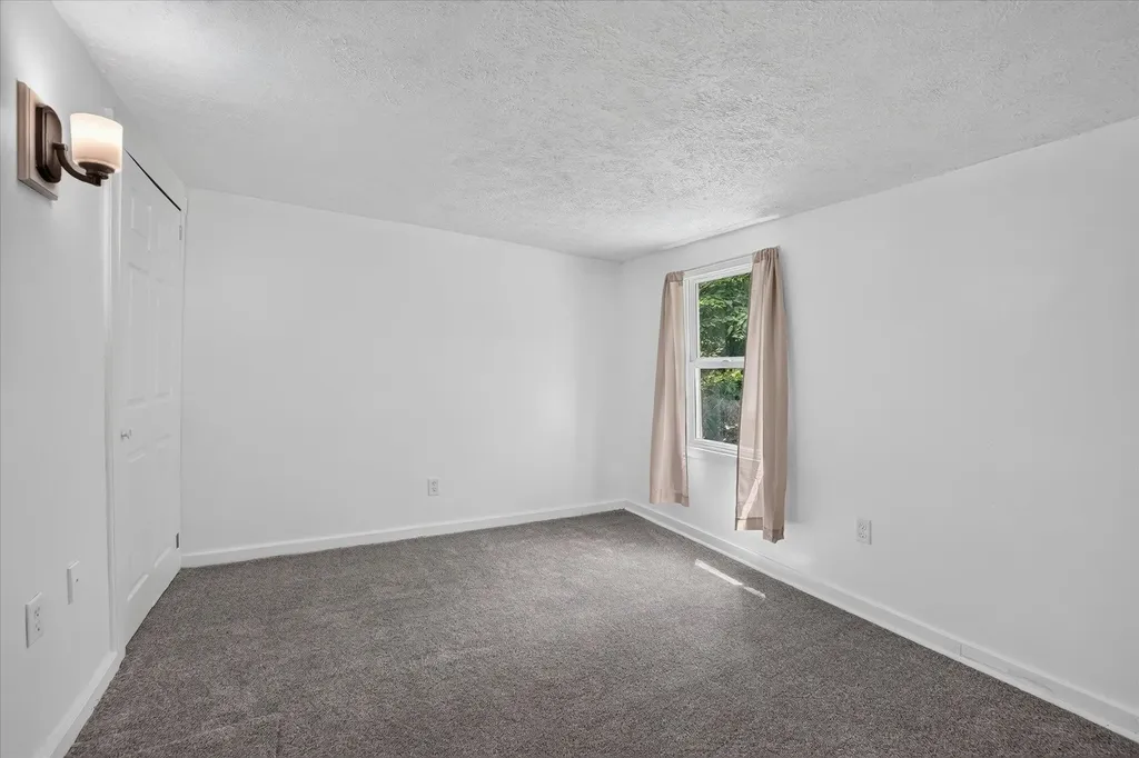 618 S Magnolia Drive Lansing City MI 48912