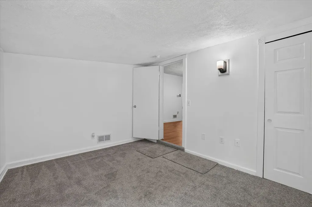 618 S Magnolia Drive Lansing City MI 48912