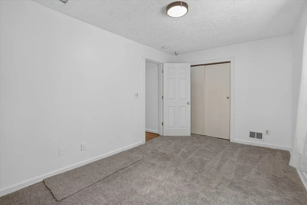 618 S Magnolia Drive Lansing City MI 48912