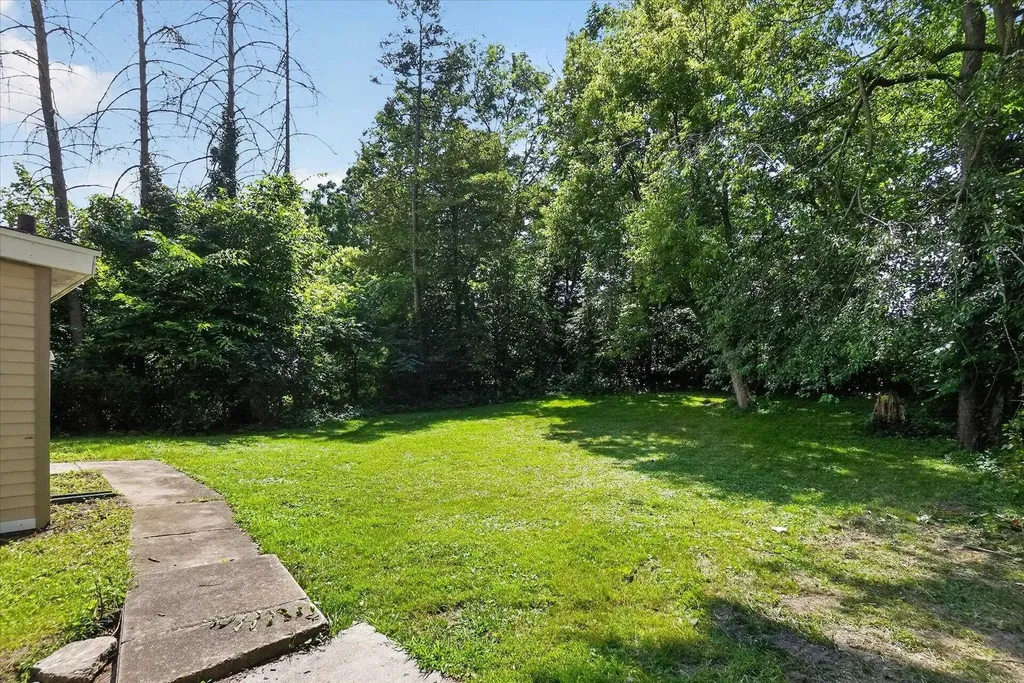 618 S Magnolia Drive Lansing City MI 48912