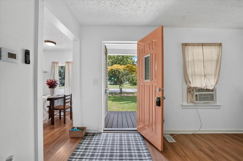 618 S Magnolia Drive Lansing City MI 48912