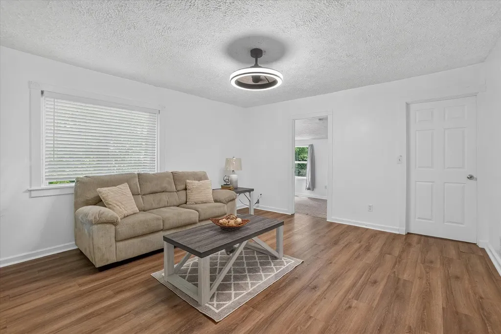 618 S Magnolia Drive Lansing City MI 48912
