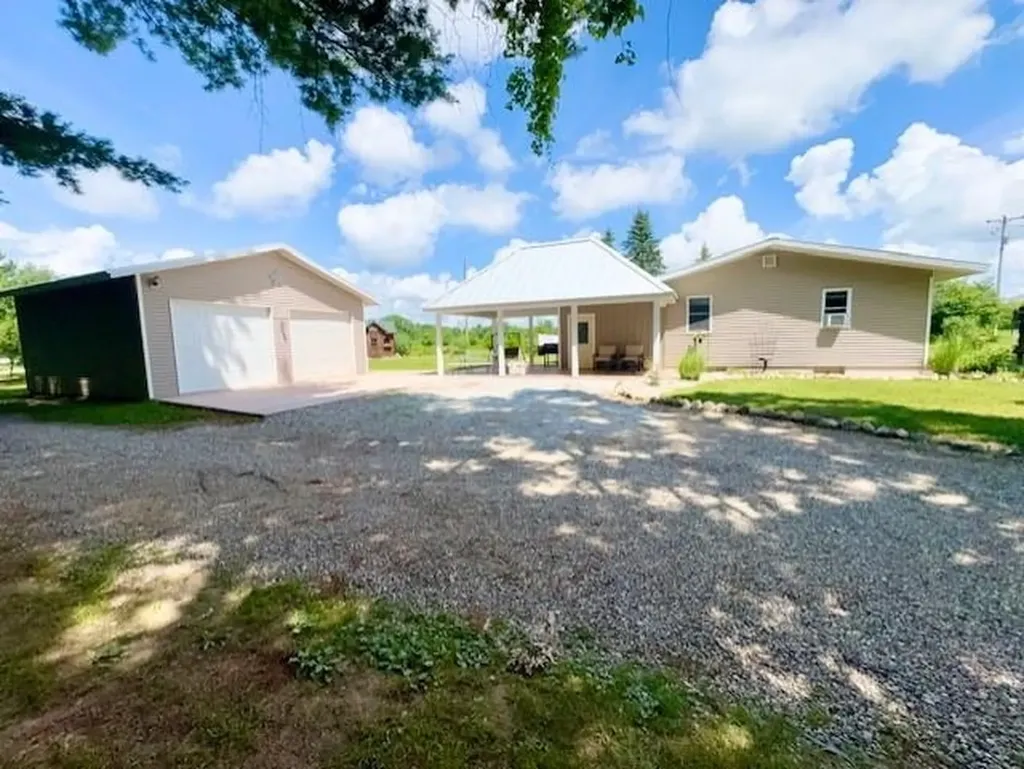 4721 E Sidney Road Evergreen Township MI 48888