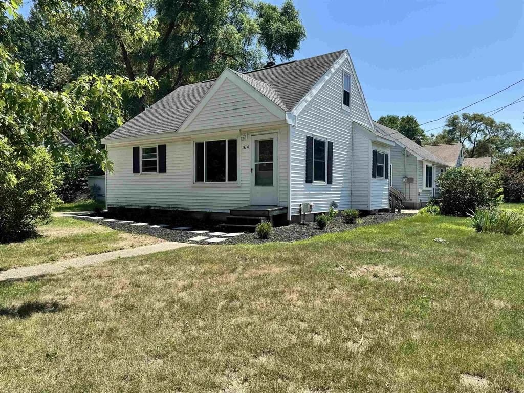 104 Bradley Midland City MI 48640