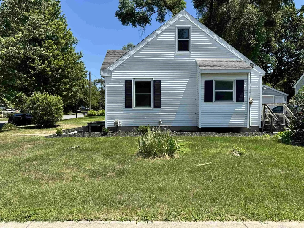104 Bradley Midland City MI 48640