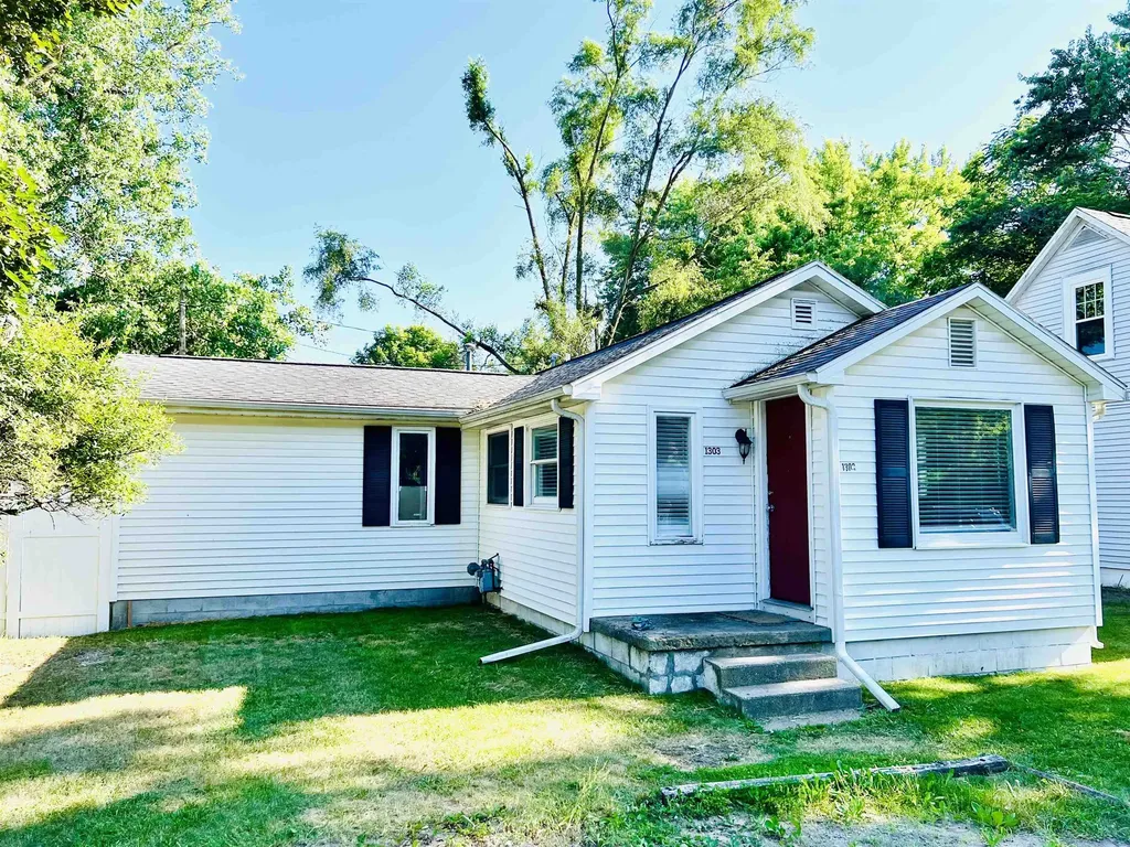 1303 Elm Street Mt. Pleasant City MI 48858