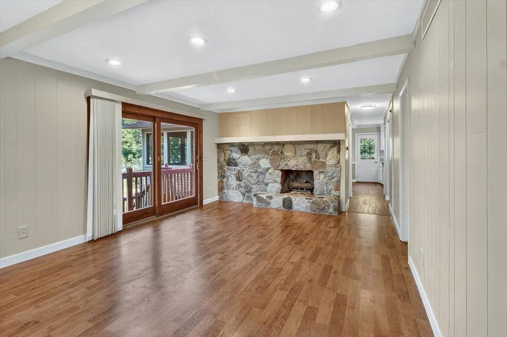 1132 Clubhouse Drive Broomfield Township MI 48893