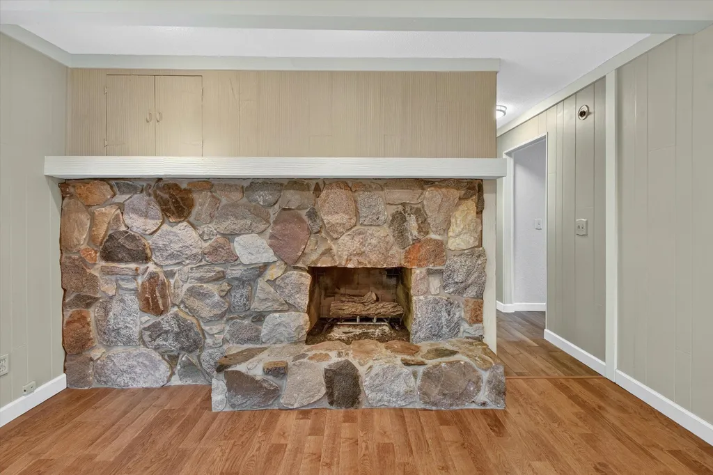 1132 Clubhouse Drive Broomfield Township MI 48893