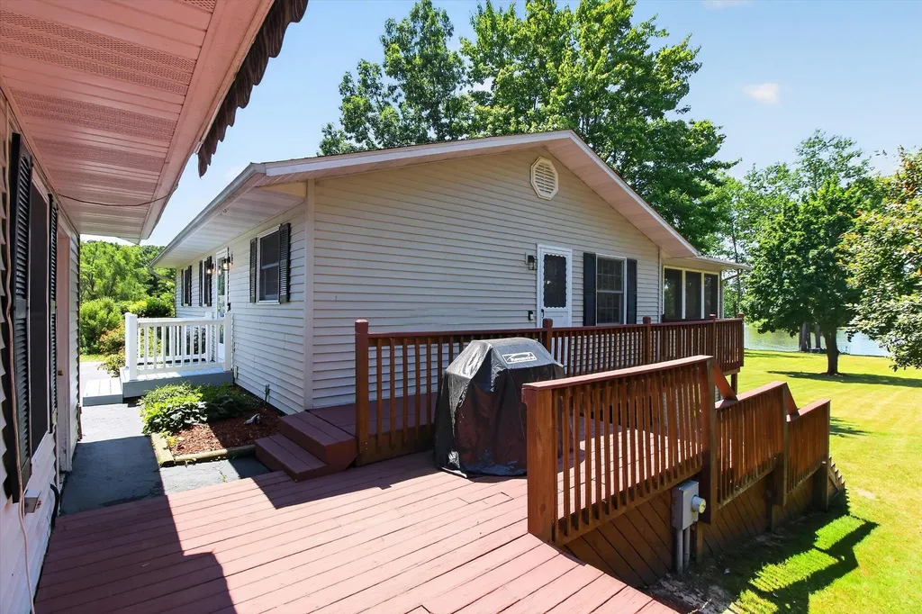 1132 Clubhouse Drive Broomfield Township MI 48893