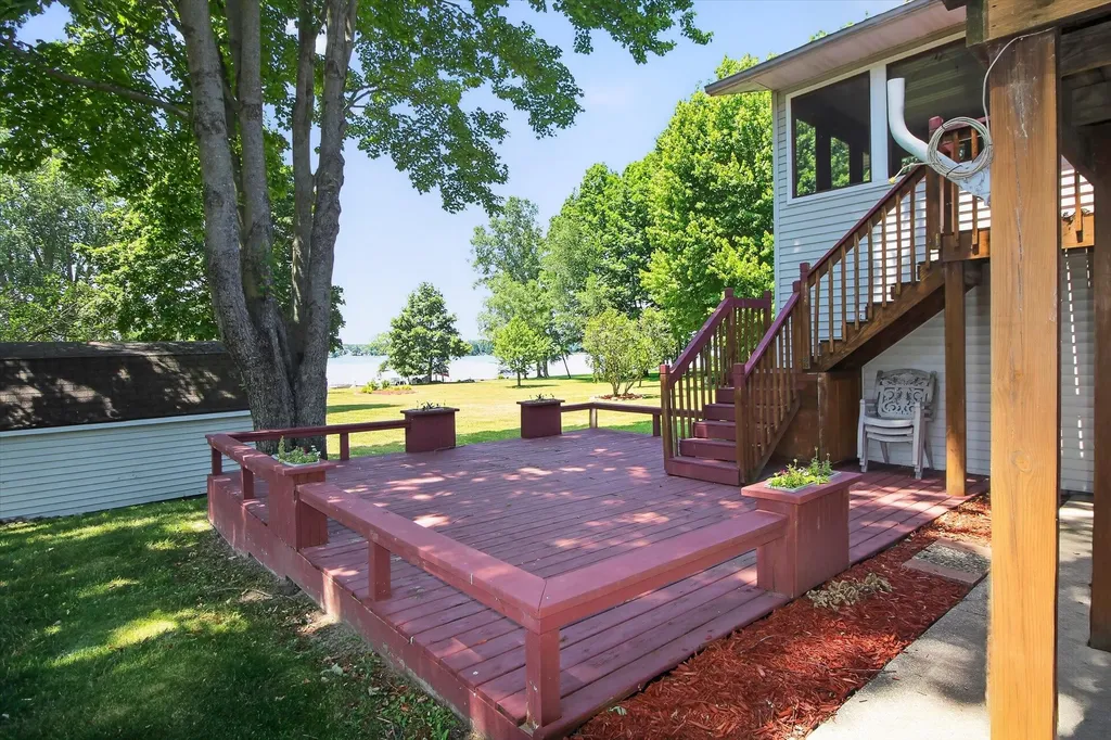 1132 Clubhouse Drive Broomfield Township MI 48893