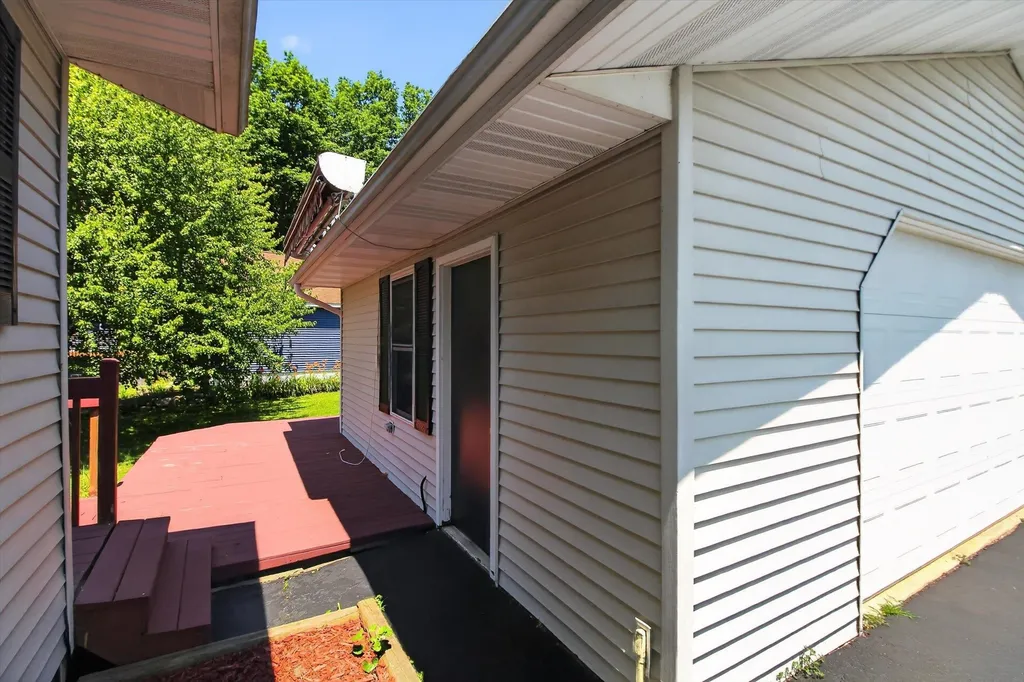 1132 Clubhouse Drive Broomfield Township MI 48893