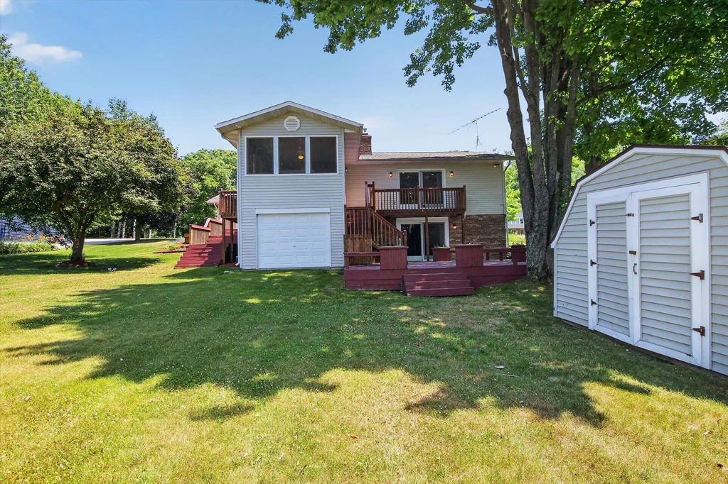 1132 Clubhouse Drive Broomfield Township MI 48893