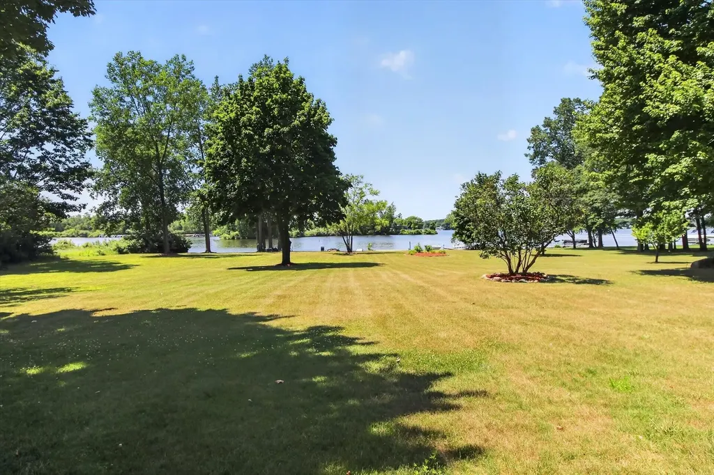 1134 S Clubhouse Drive Broomfield Township MI 48893