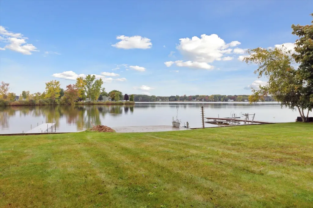 1134 S Clubhouse Drive Broomfield Township MI 48893