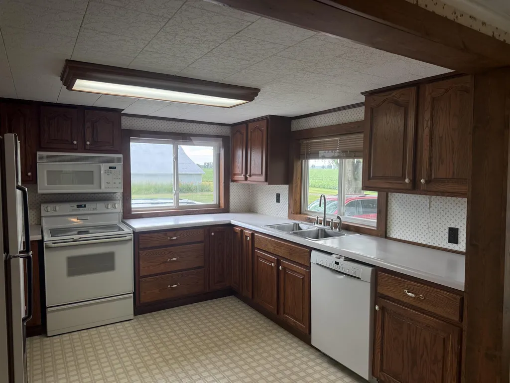 5877 E Adams Road Bethany Township MI 48615